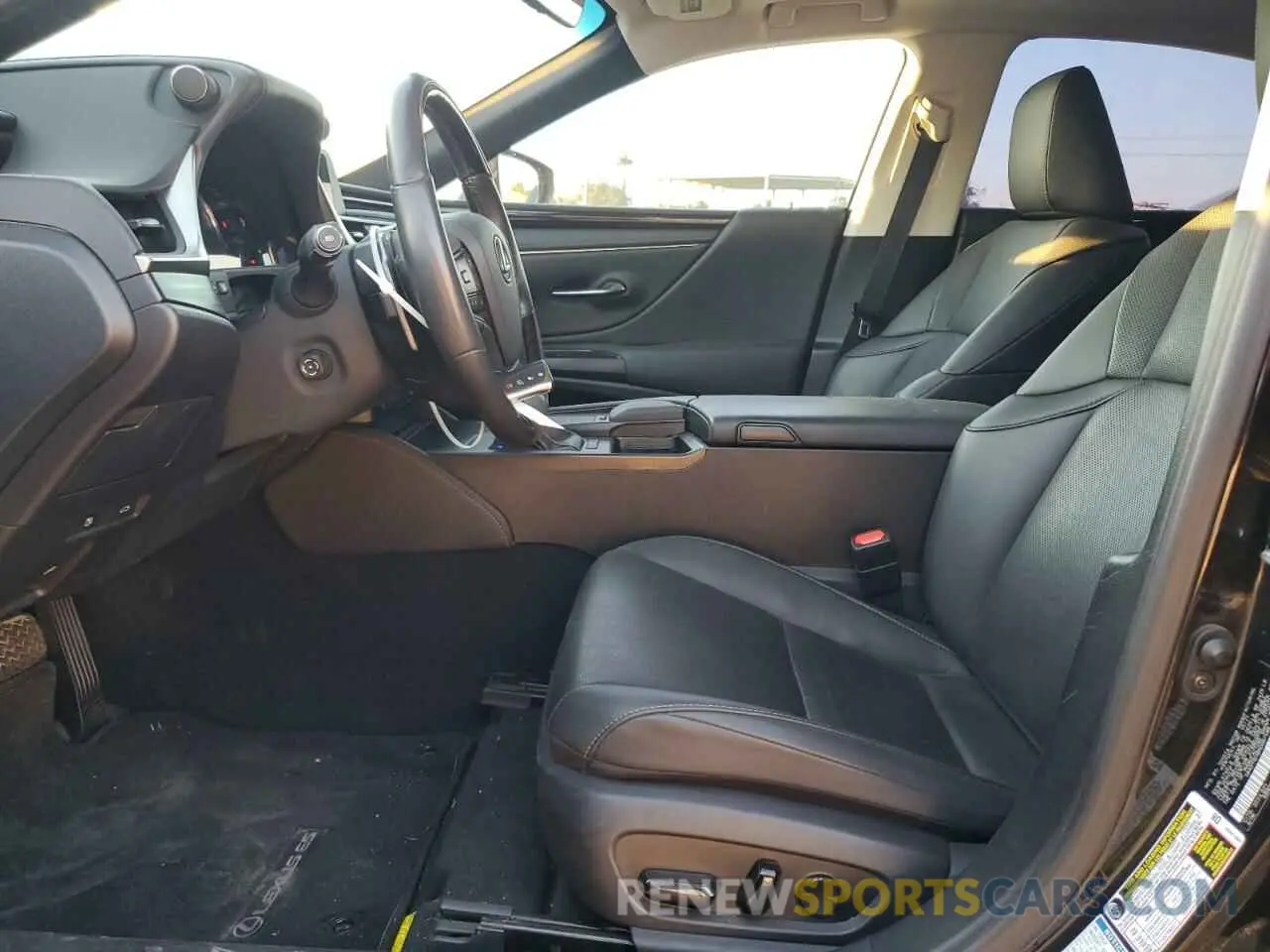 7 fotografías del automóvil dañado 58AD11D19MU007488 LEXUS ES250 2021