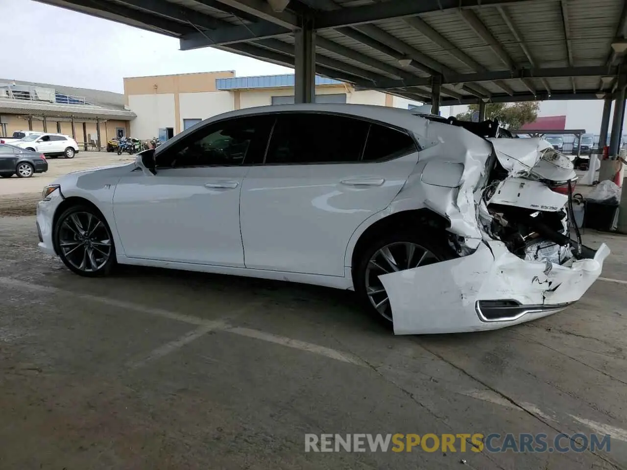 2 fotografías del automóvil dañado 58AG11D13MU005149 LEXUS ES250 2021