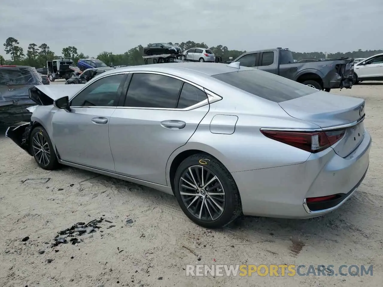 2 fotografías del automóvil dañado 58AD11D1XRU013033 LEXUS ES250 2024