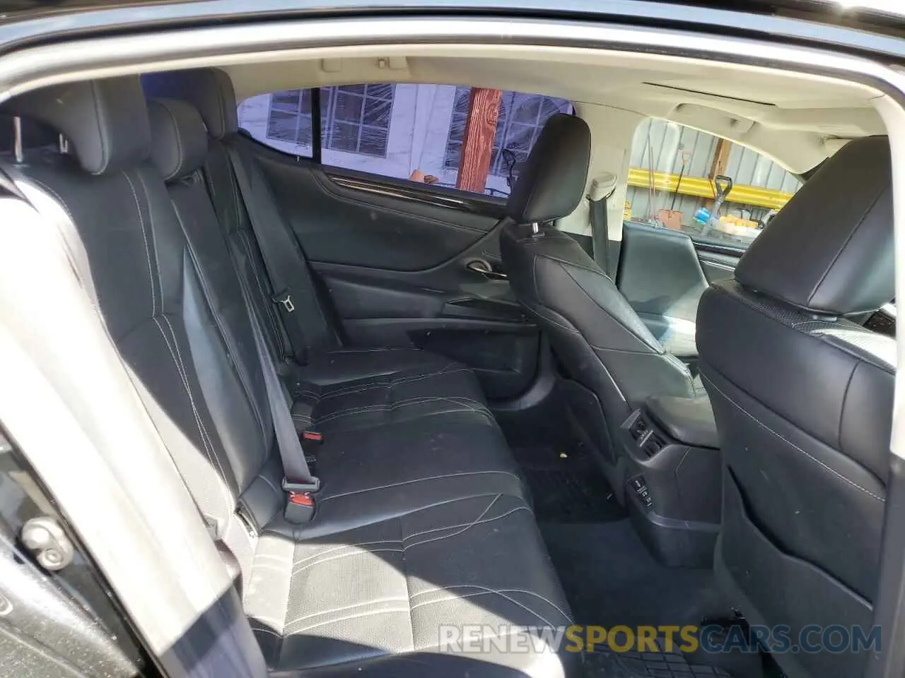 10 fotografías del automóvil dañado 58AB21B11KU003746 LEXUS ES300 2019