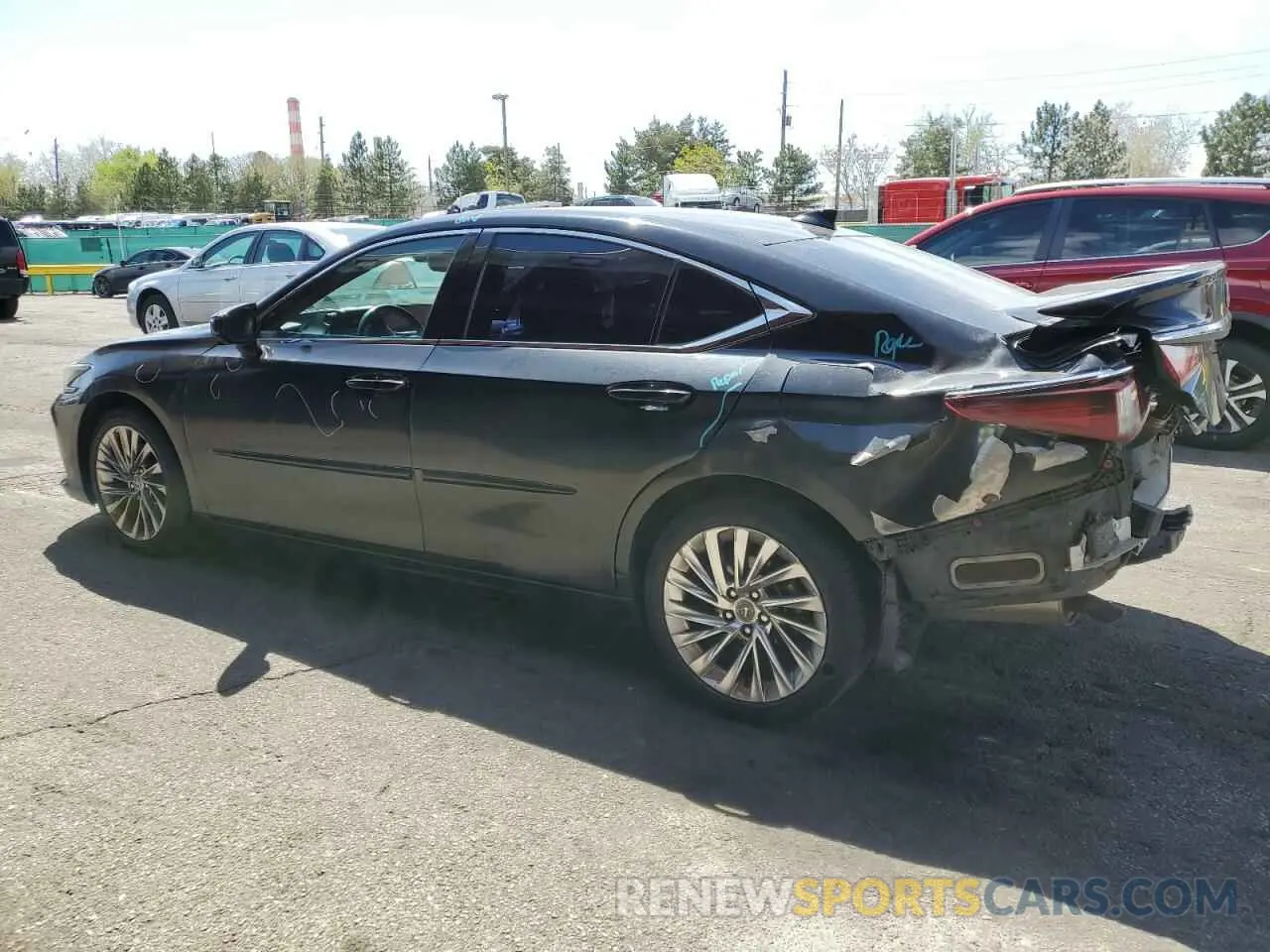 2 fotografías del automóvil dañado 58AB21B11KU003746 LEXUS ES300 2019