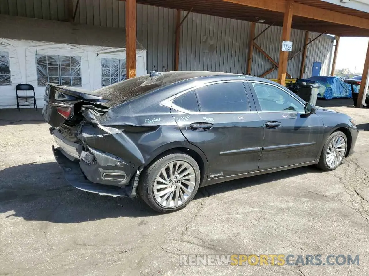 3 fotografías del automóvil dañado 58AB21B11KU003746 LEXUS ES300 2019