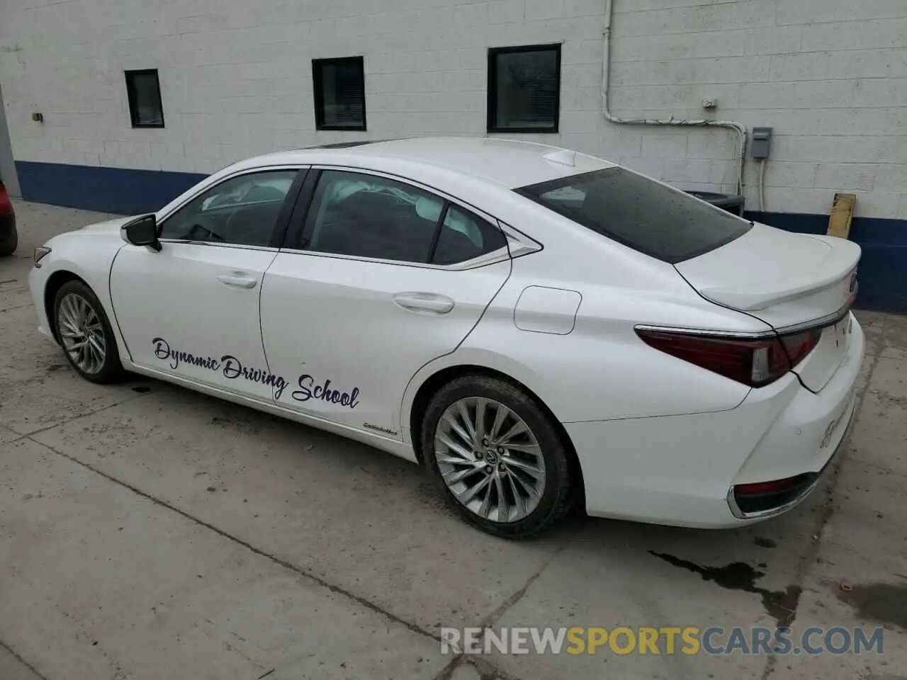 2 fotografías del automóvil dañado 58AB21B12KU004016 LEXUS ES300 2019