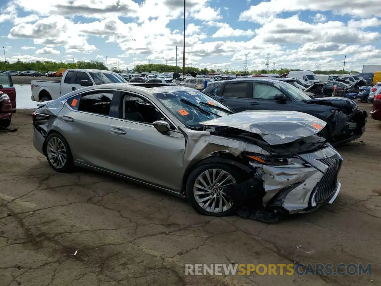 4 fotografías del automóvil dañado 58AB21B18KU001332 LEXUS ES300 2019