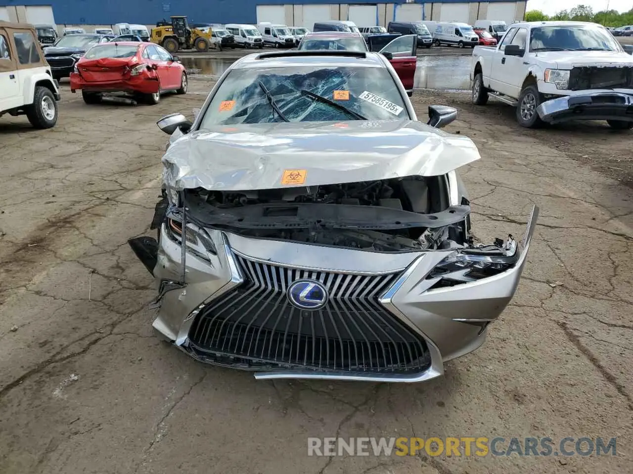 5 fotografías del automóvil dañado 58AB21B18KU001332 LEXUS ES300 2019