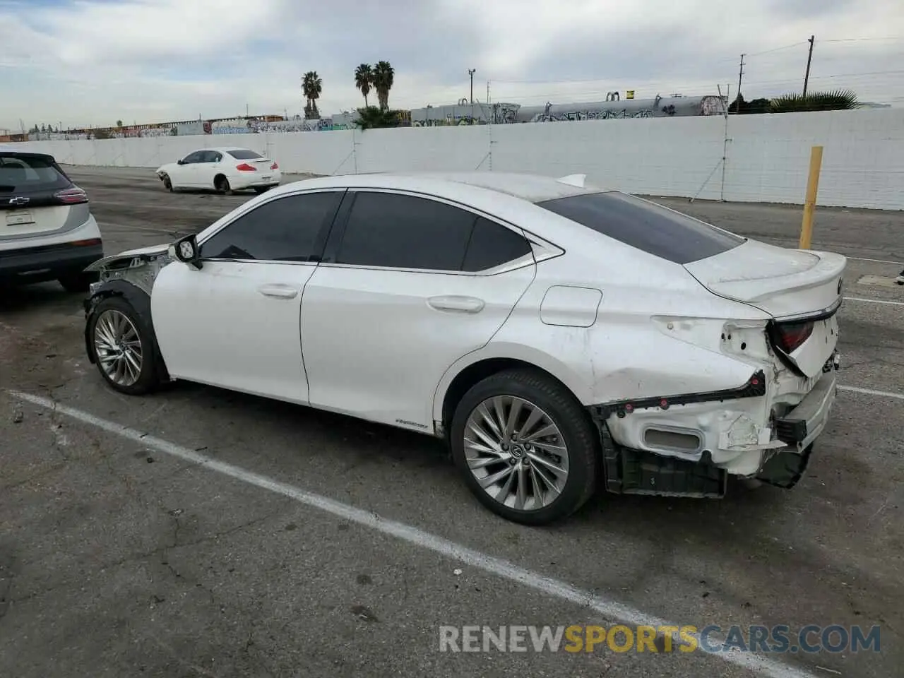 2 fotografías del automóvil dañado 58AB21B1XKU001994 LEXUS ES300 2019