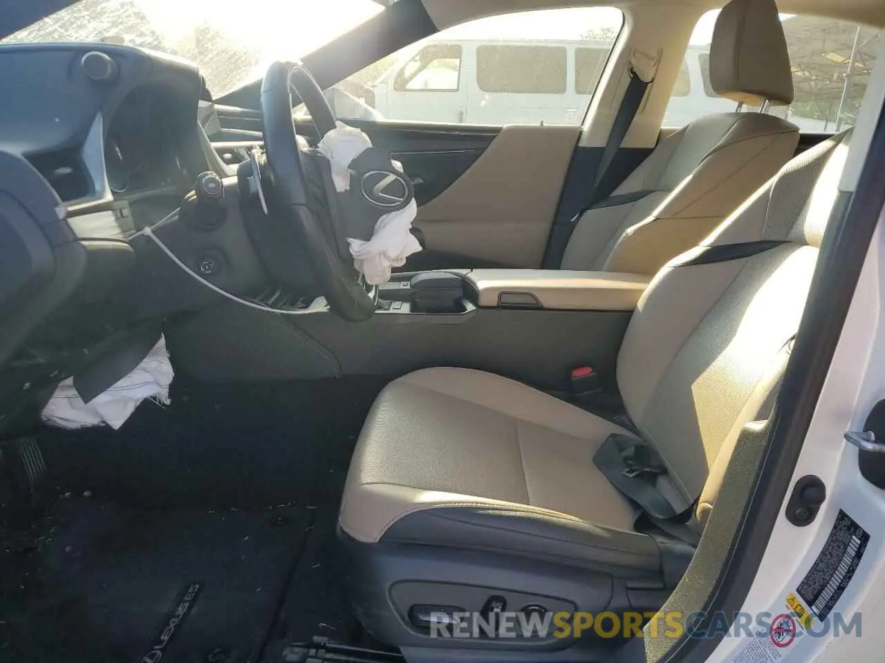 7 fotografías del automóvil dañado JTHB21B11K2010377 LEXUS ES300 2019