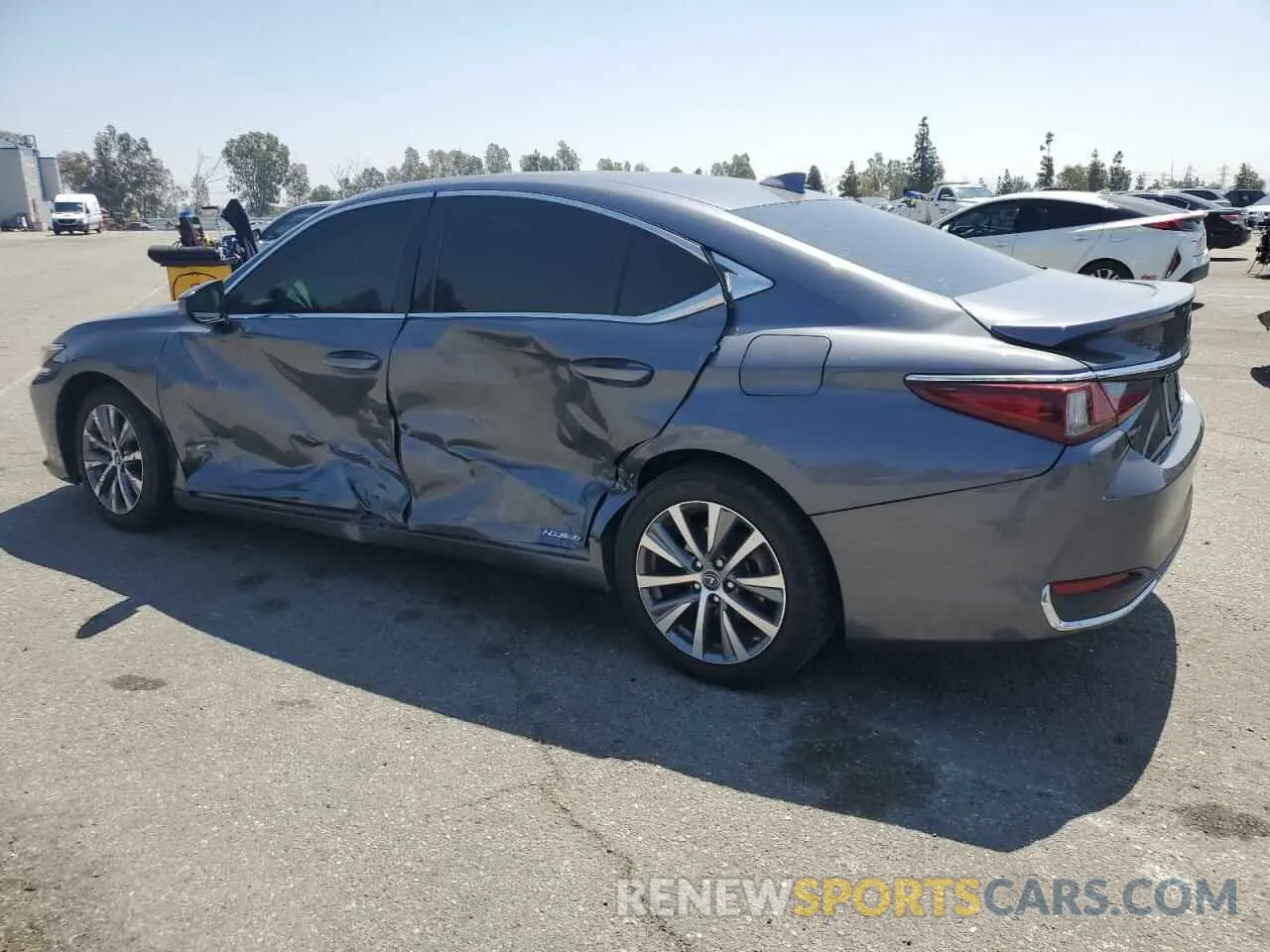 2 fotografías del automóvil dañado 58AC21B12LU006208 LEXUS ES300 2020