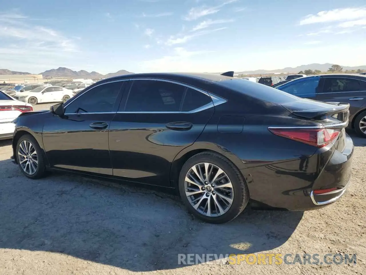 2 fotografías del automóvil dañado 58AD21B17LU008458 LEXUS ES300 2020