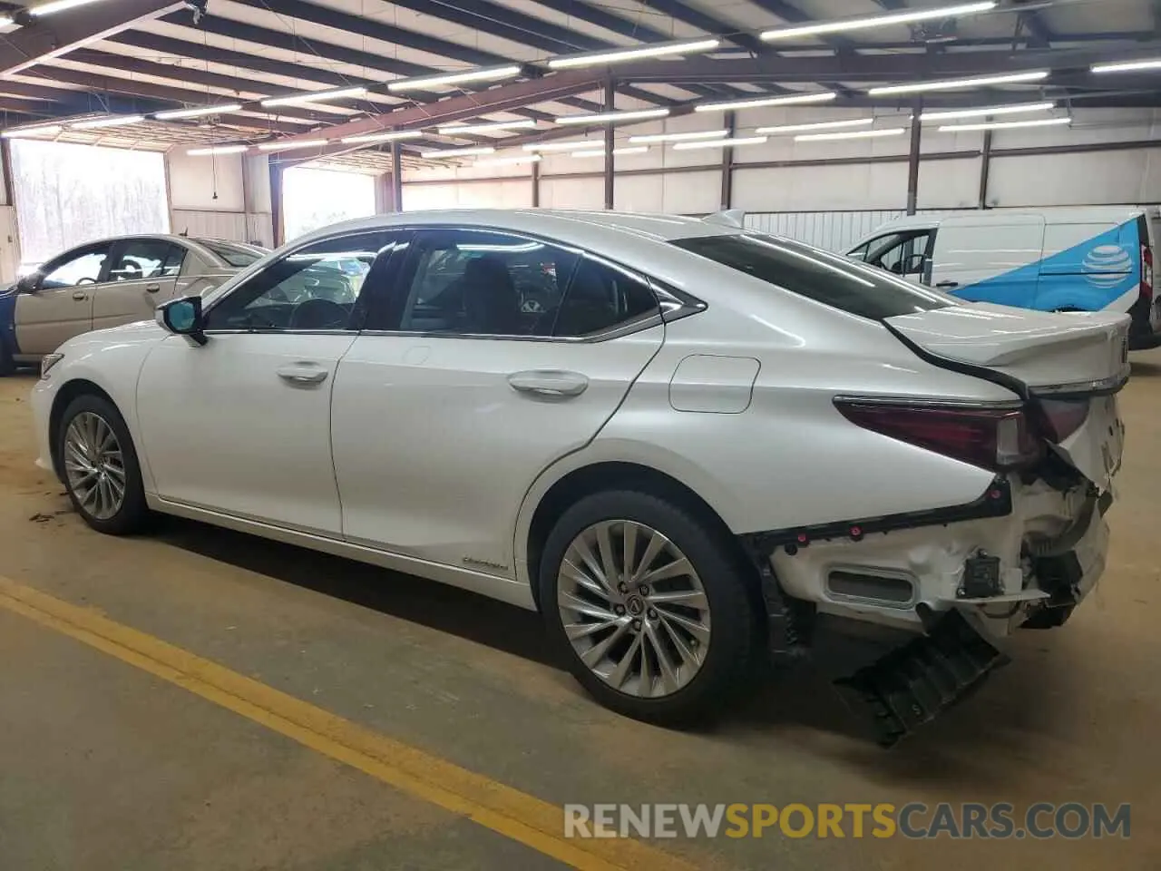 2 fotografías del automóvil dañado 58AE21B15LU004896 LEXUS ES300 2020