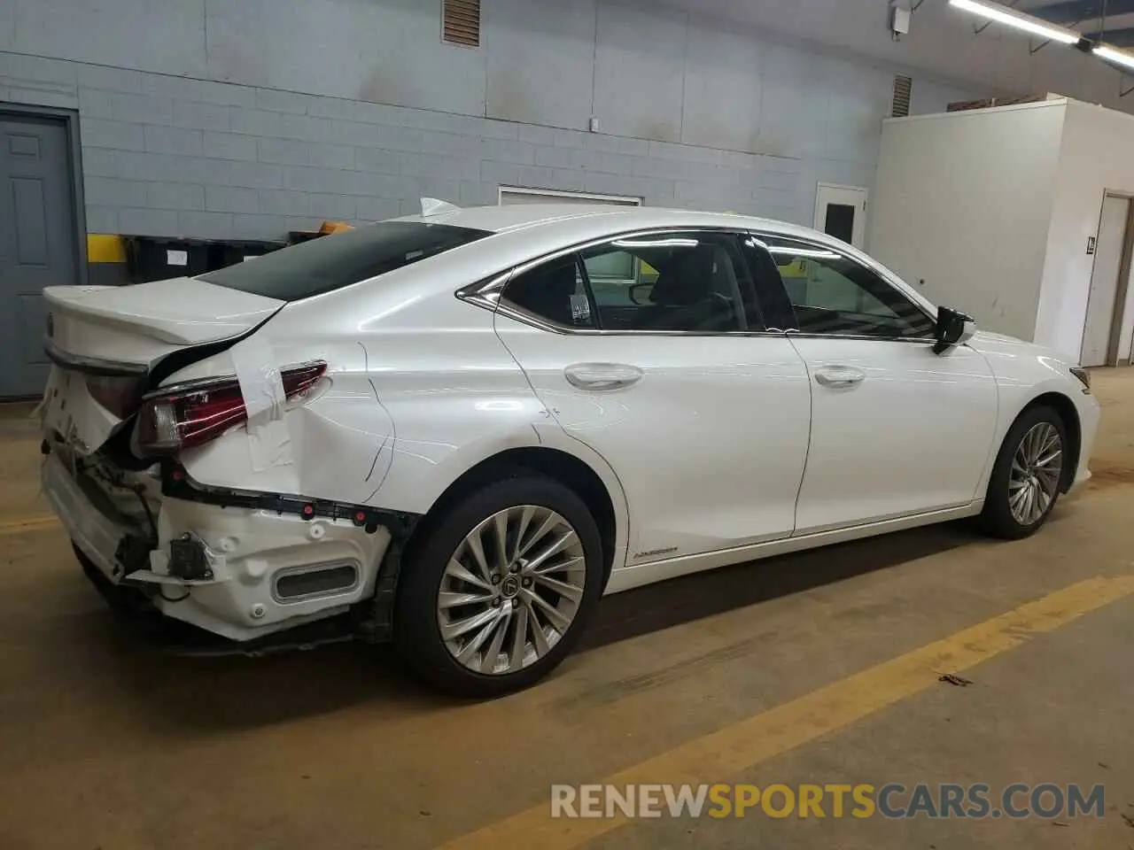 3 fotografías del automóvil dañado 58AE21B15LU004896 LEXUS ES300 2020