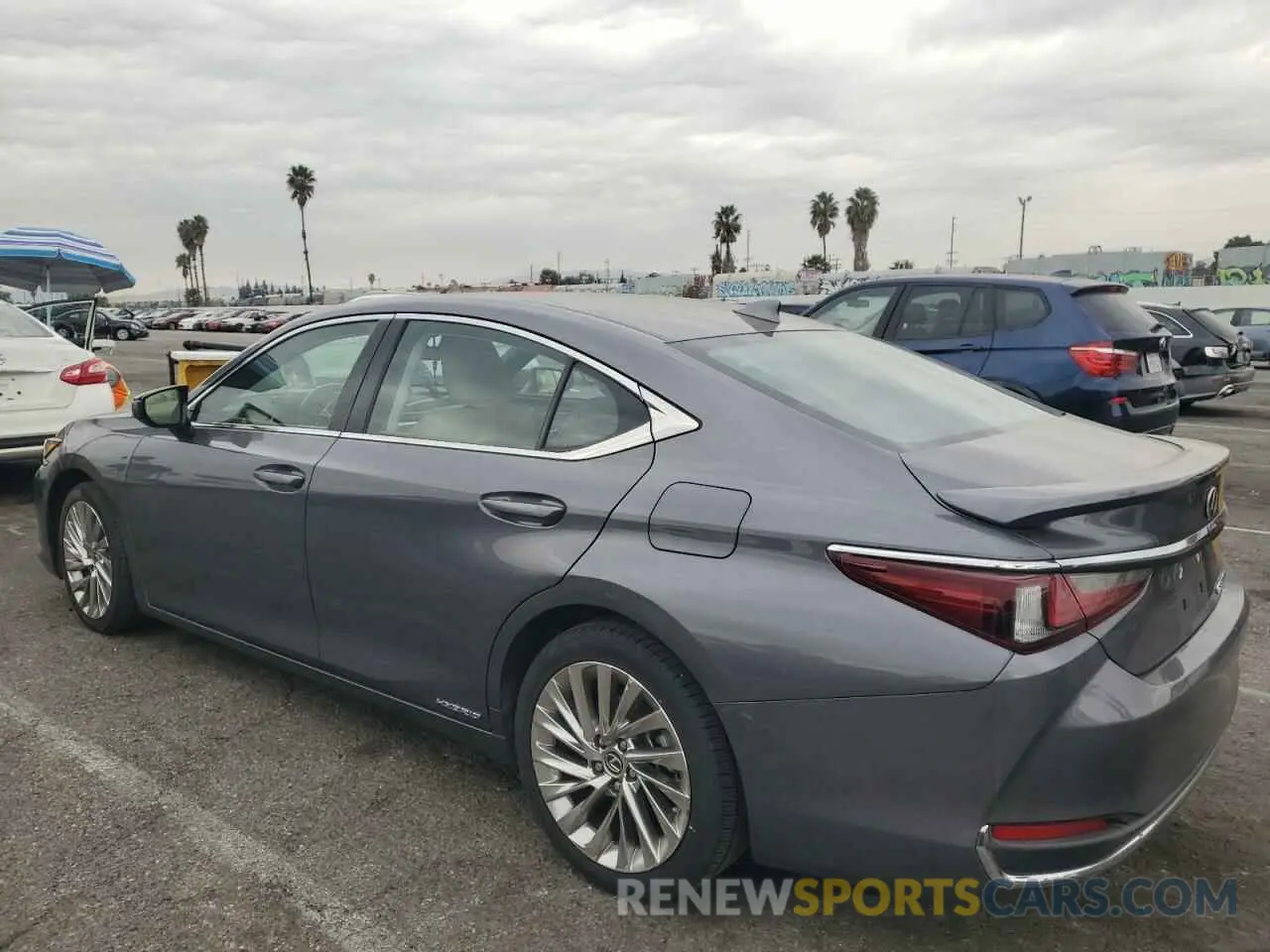 2 fotografías del automóvil dañado 58AE21B19LU012323 LEXUS ES300 2020