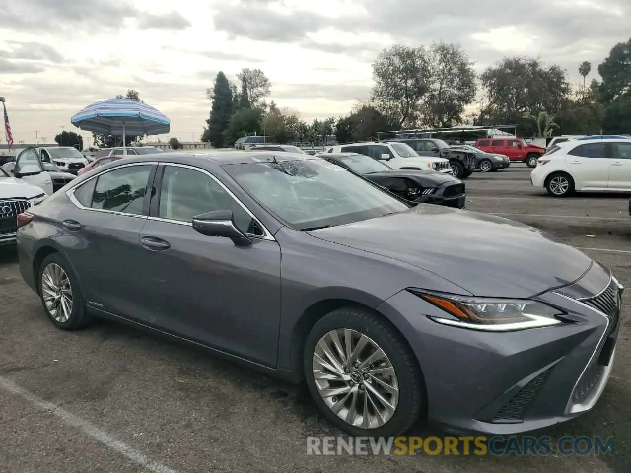 4 fotografías del automóvil dañado 58AE21B19LU012323 LEXUS ES300 2020