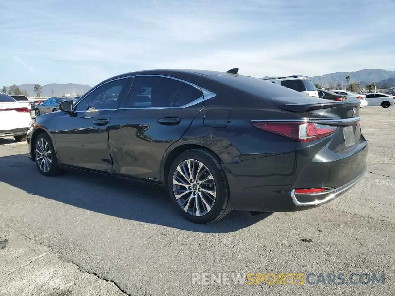 2 fotografías del automóvil dañado 58ADA1C11MU010502 LEXUS ES300 2021