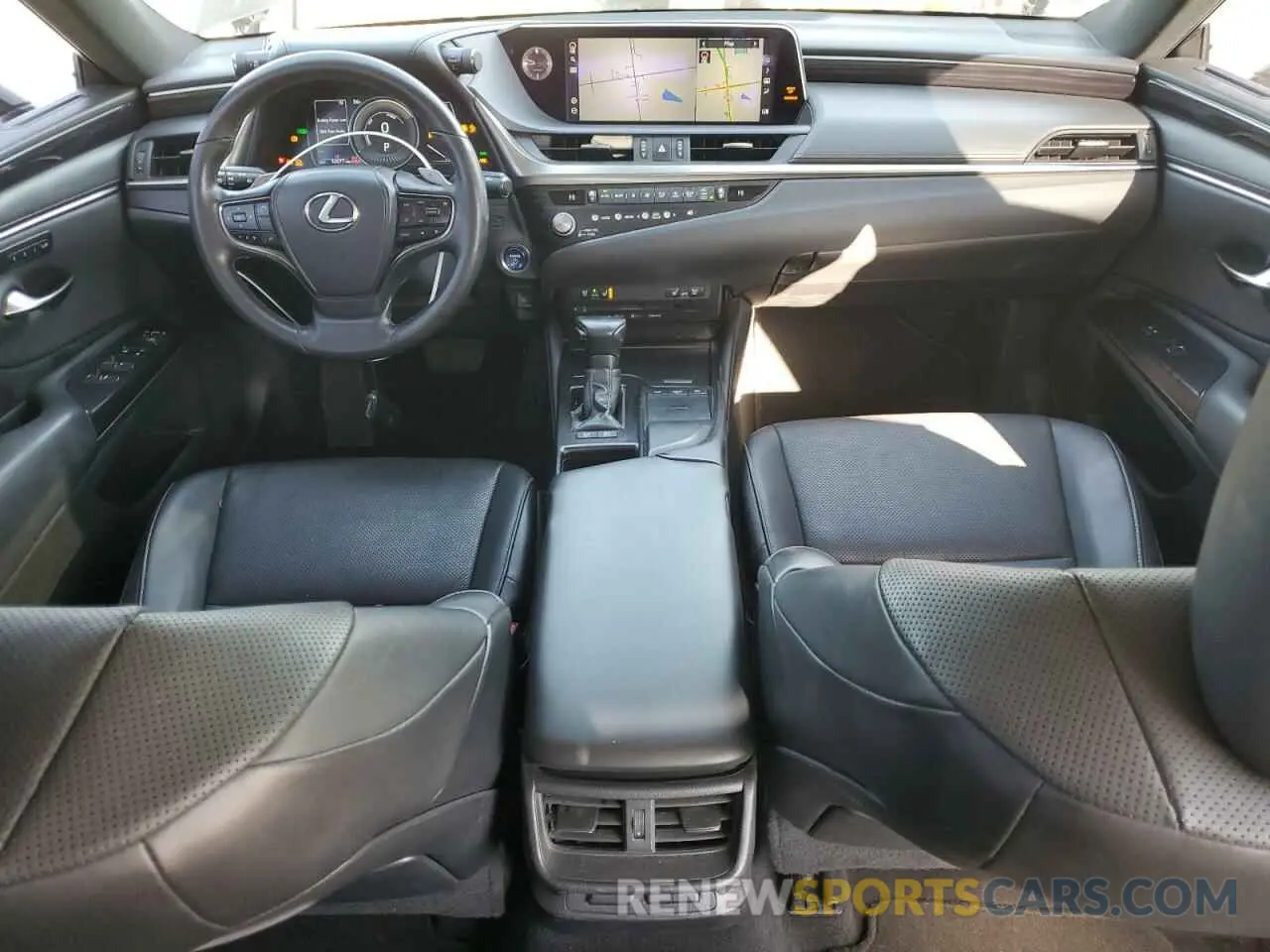 8 fotografías del automóvil dañado 58ADA1C11MU010502 LEXUS ES300 2021