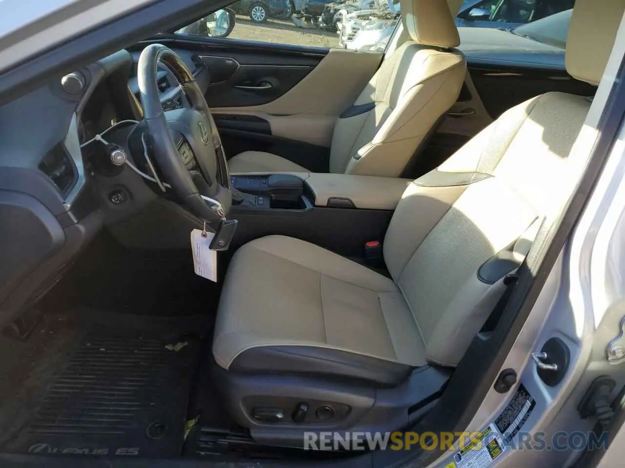 7 fotografías del automóvil dañado 58ADA1C13MU002448 LEXUS ES300 2021