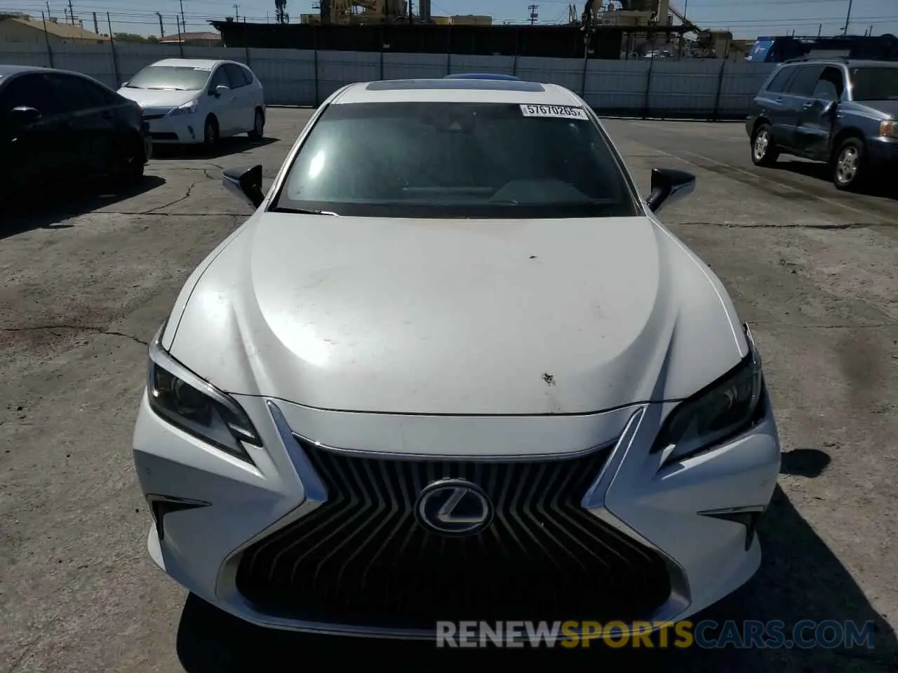 5 fotografías del automóvil dañado 58ADA1C15MU003150 LEXUS ES300 2021