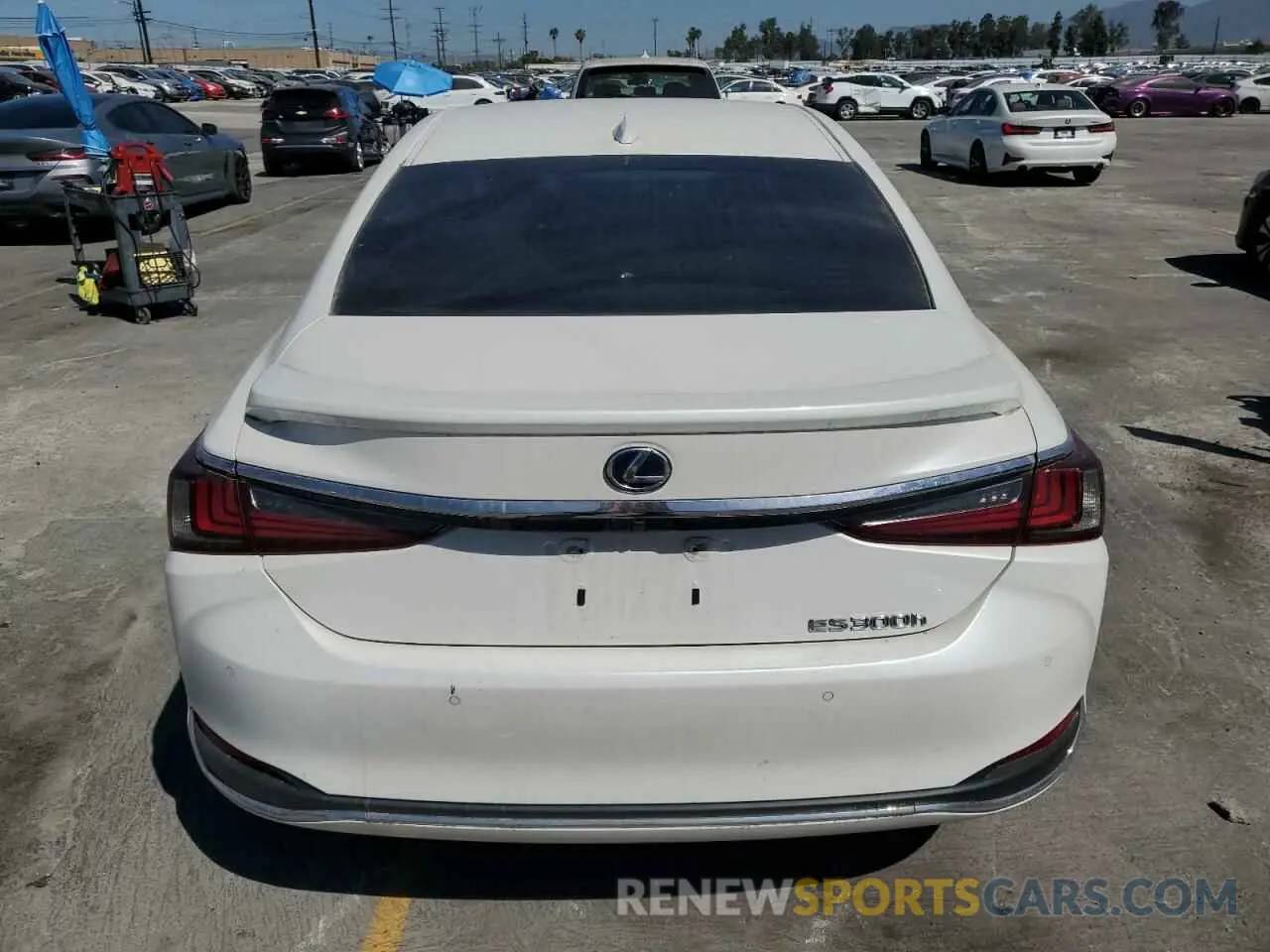 6 fotografías del automóvil dañado 58ADA1C15MU003150 LEXUS ES300 2021