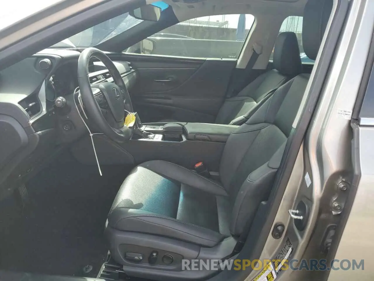 7 fotografías del automóvil dañado 58ADA1C18MU001585 LEXUS ES300 2021