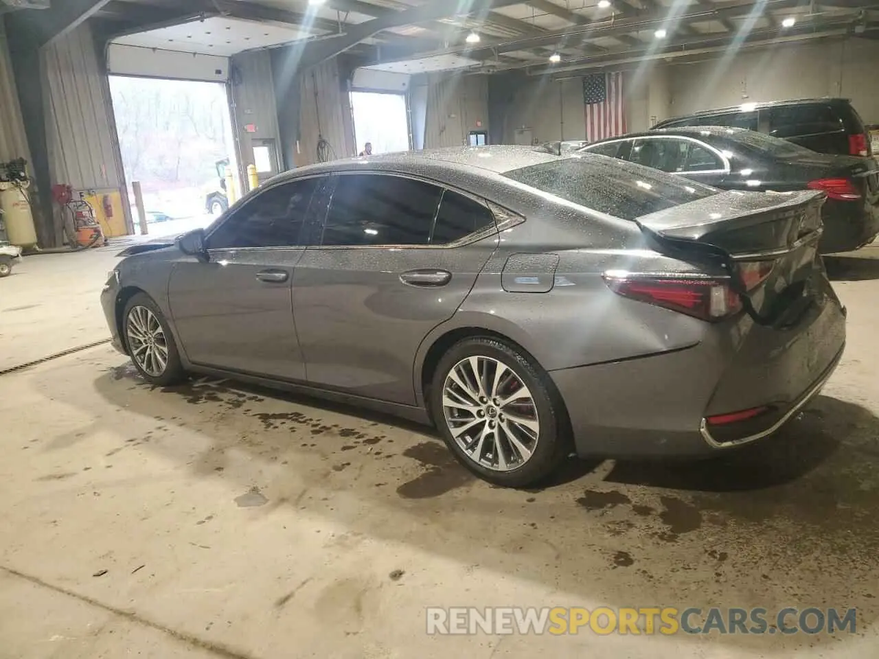 2 fotografías del automóvil dañado 58ADA1C18MU002283 LEXUS ES300 2021