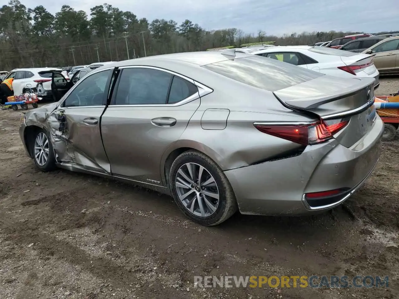 2 fotografías del automóvil dañado 58ADA1C1XMU001068 LEXUS ES300 2021