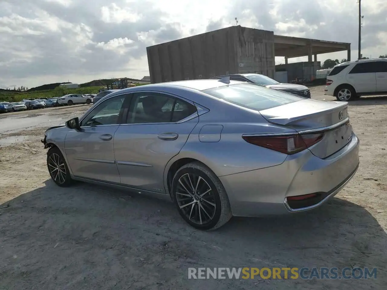 2 fotografías del automóvil dañado 58ADA1C10NU025381 LEXUS ES300 2022