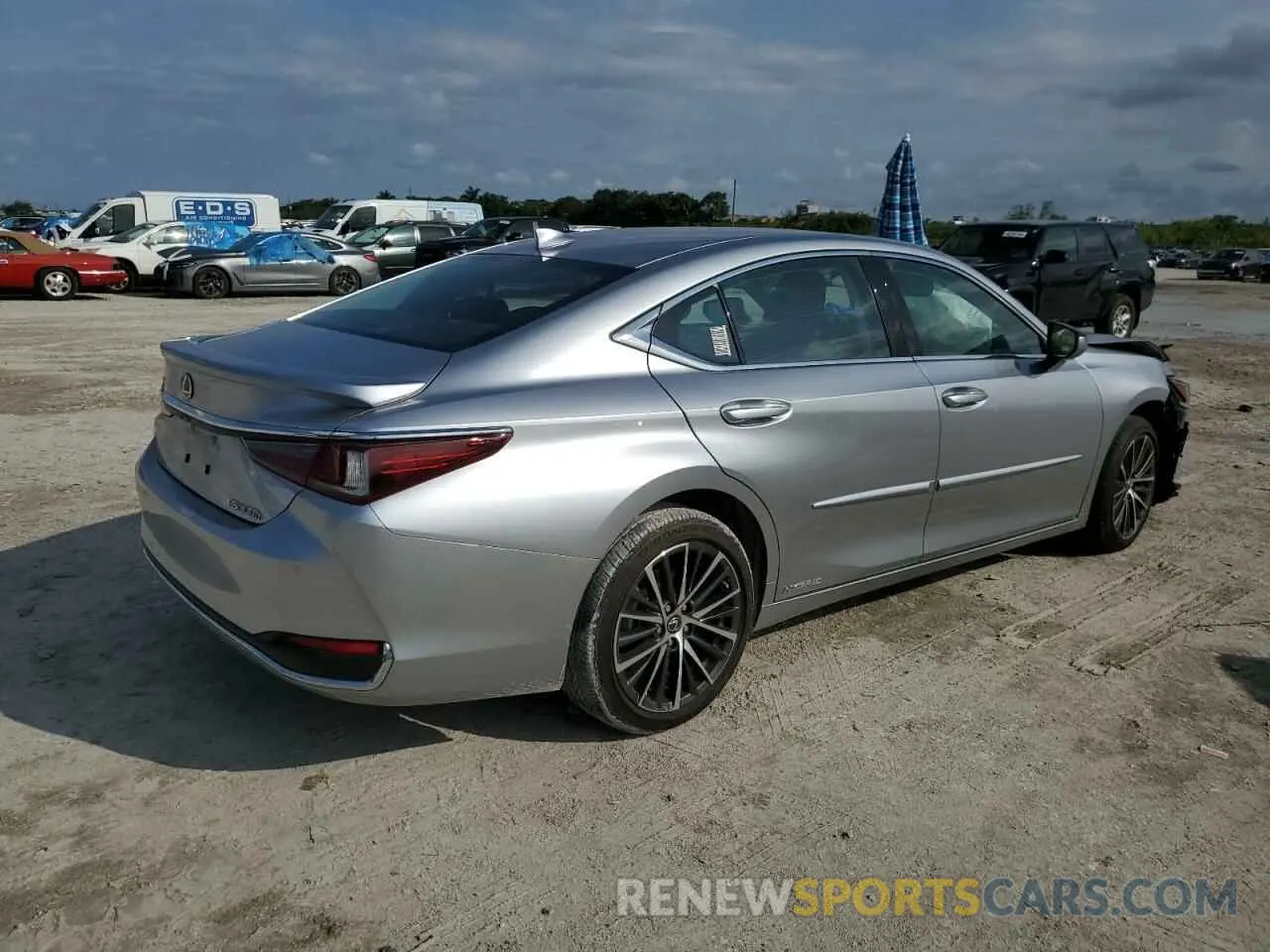 3 fotografías del automóvil dañado 58ADA1C10NU025381 LEXUS ES300 2022