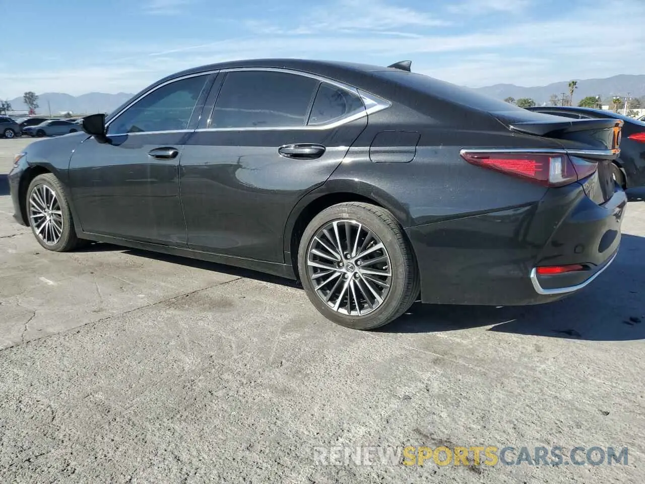 2 fotografías del automóvil dañado 58ADA1C15NU018572 LEXUS ES300 2022