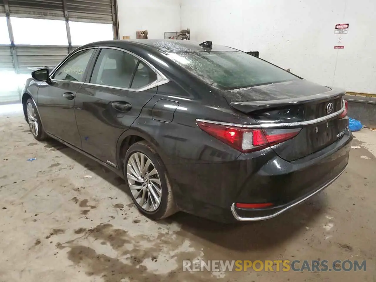 2 fotografías del automóvil dañado 58AEA1C19NU020989 LEXUS ES300 2022
