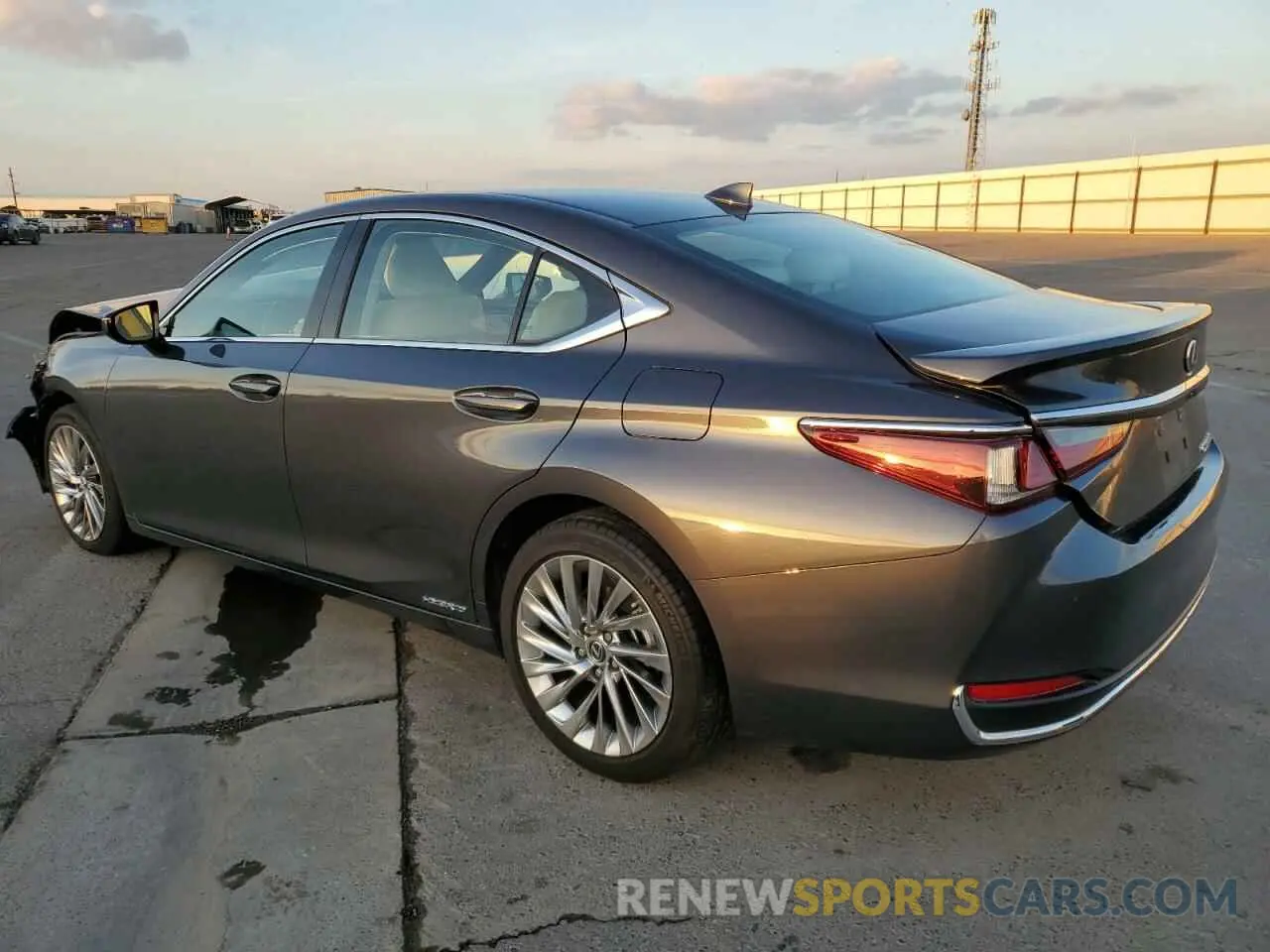 2 fotografías del automóvil dañado 58AEA1C19NU025089 LEXUS ES300 2022