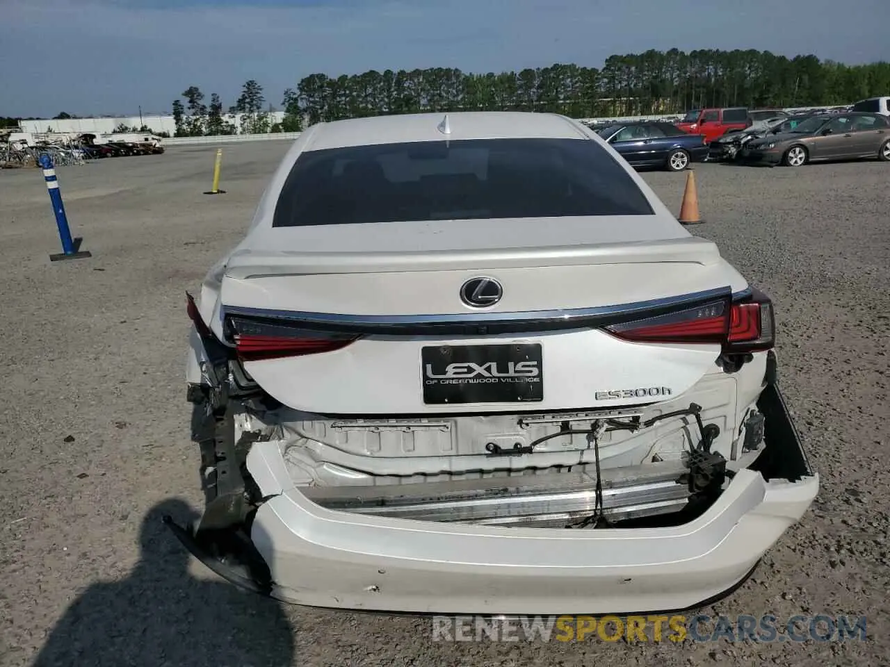 6 fotografías del automóvil dañado 58ADA1C10PU026761 LEXUS ES300 2023