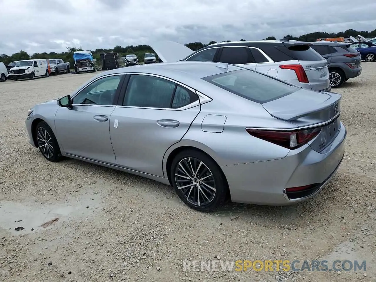 2 fotografías del automóvil dañado 58ADA1C11PU030897 LEXUS ES300 2023