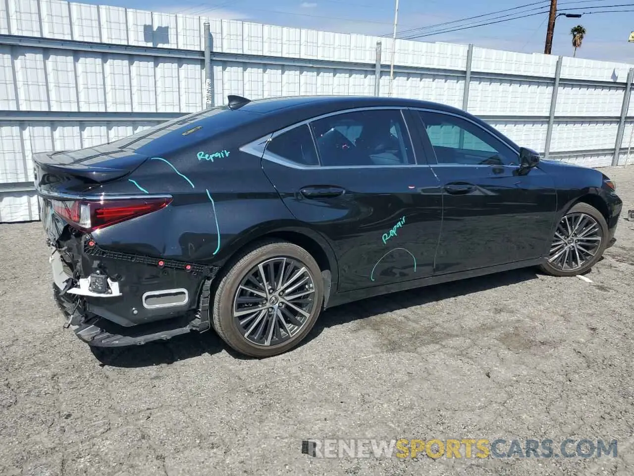 3 fotografías del automóvil dañado 58ADA1C19PU027956 LEXUS ES300 2023