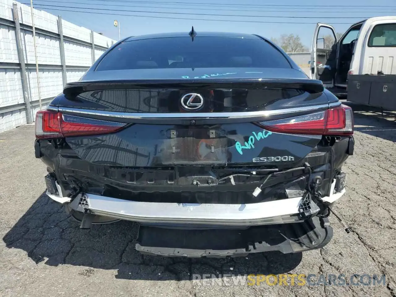 6 fotografías del automóvil dañado 58ADA1C19PU027956 LEXUS ES300 2023