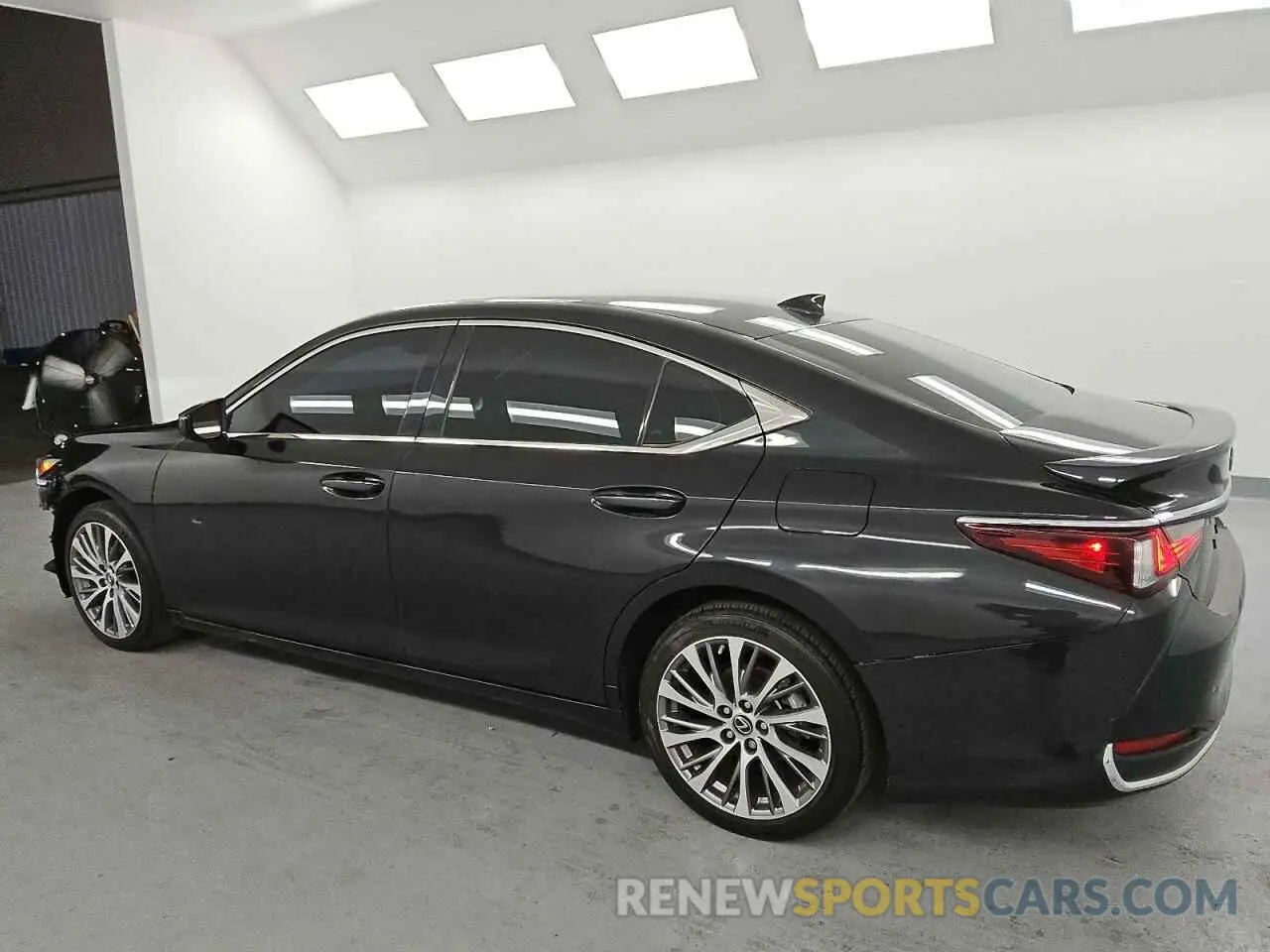 2 fotografías del automóvil dañado 58AEA1C19PU034328 LEXUS ES300 2023