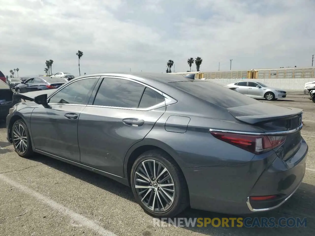 2 fotografías del automóvil dañado 58ADA1C10RU049279 LEXUS ES300 2024