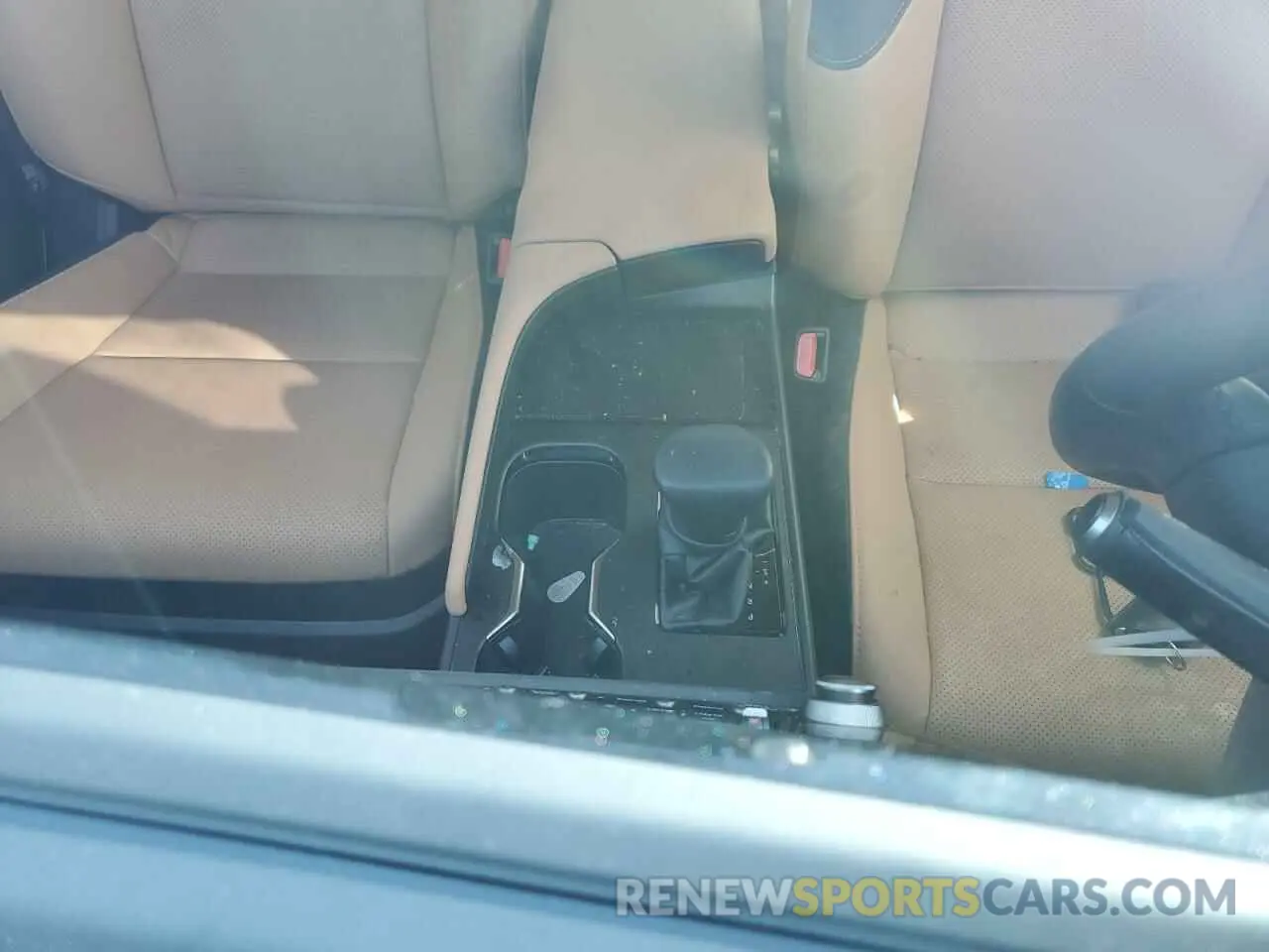 8 fotografías del automóvil dañado 58ADA1C11RU042633 LEXUS ES300 2024