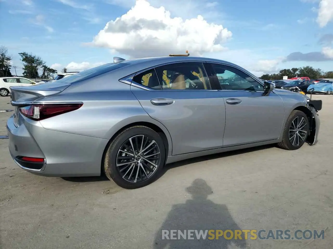 3 fotografías del automóvil dañado 58ADA1C11RU051414 LEXUS ES300 2024