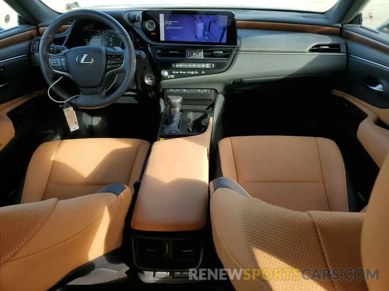8 fotografías del automóvil dañado 58ADA1C11RU051414 LEXUS ES300 2024