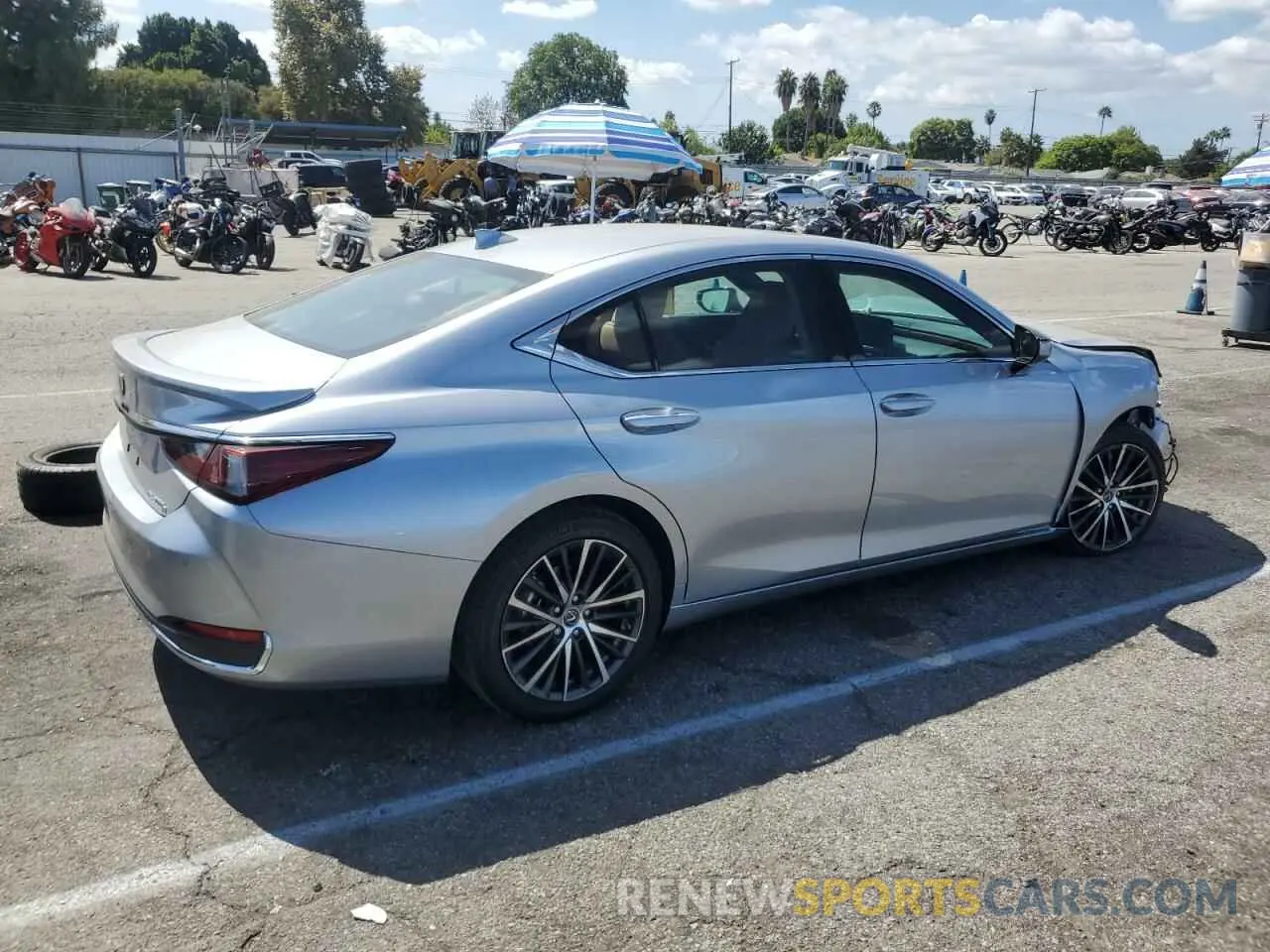 3 fotografías del automóvil dañado 58ADA1C12RU051132 LEXUS ES300 2024