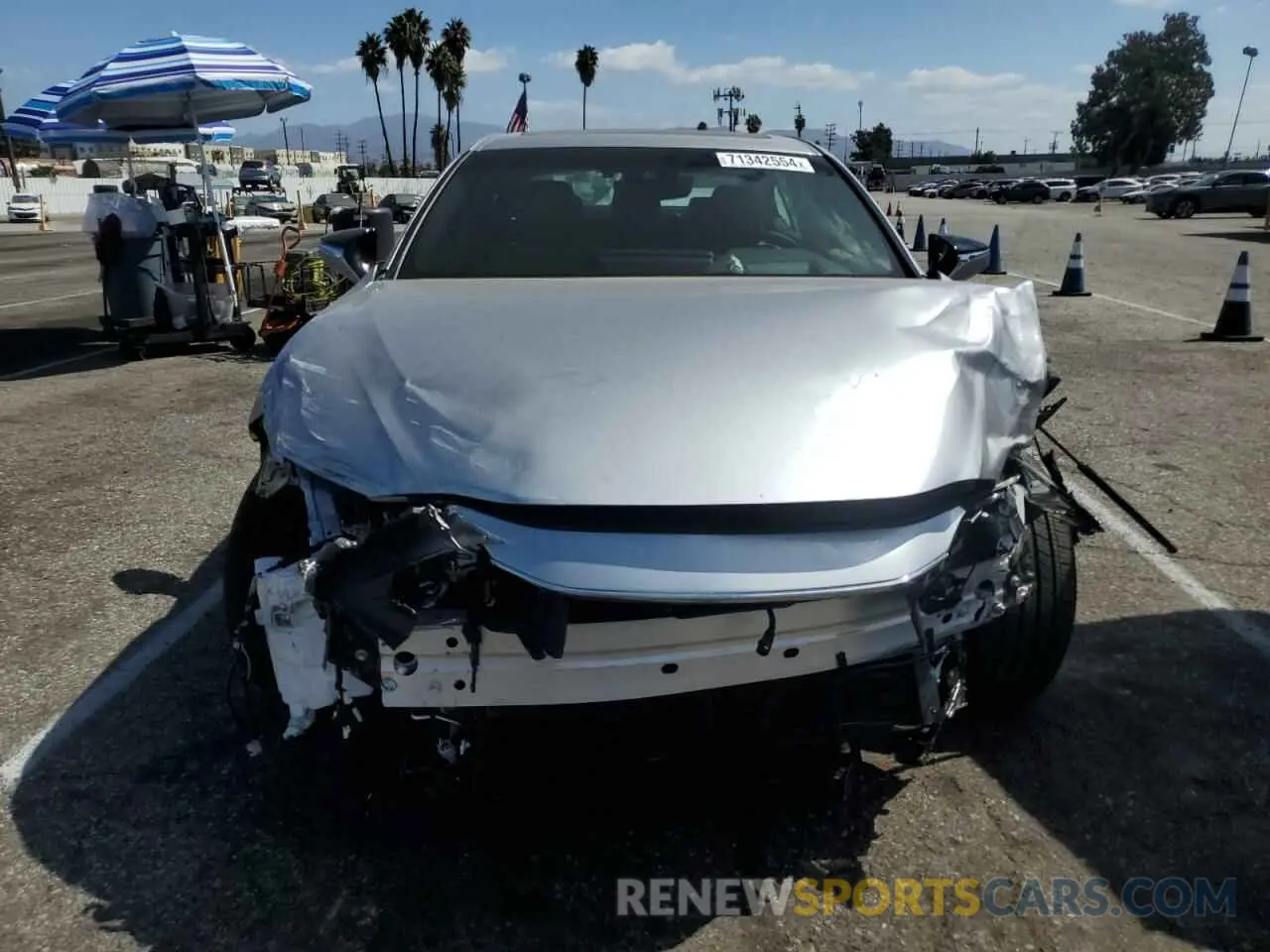 5 fotografías del automóvil dañado 58ADA1C12RU051132 LEXUS ES300 2024