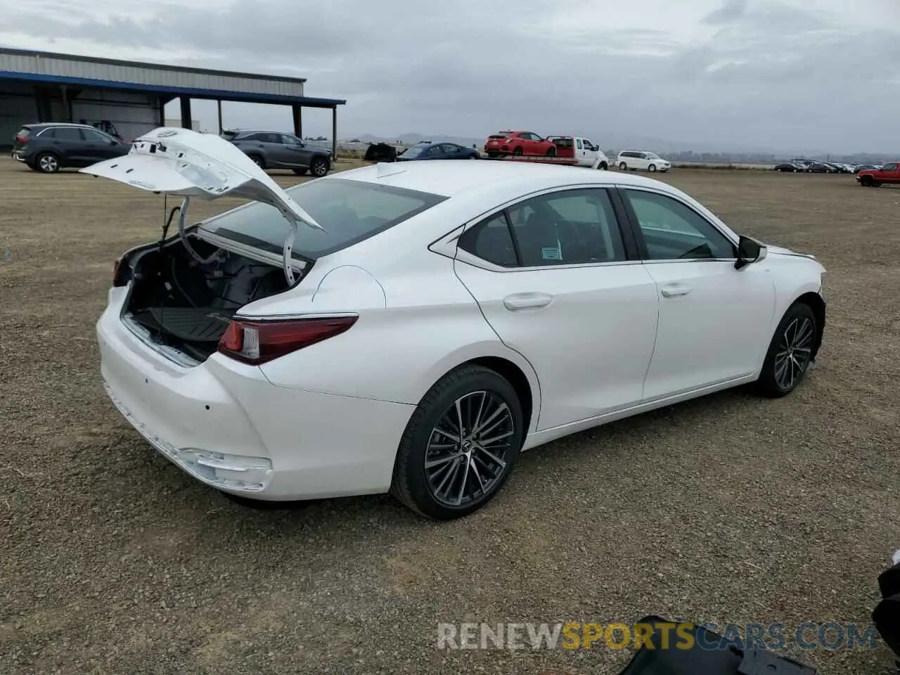 3 fotografías del automóvil dañado 58ADA1C16RU050677 LEXUS ES300 2024