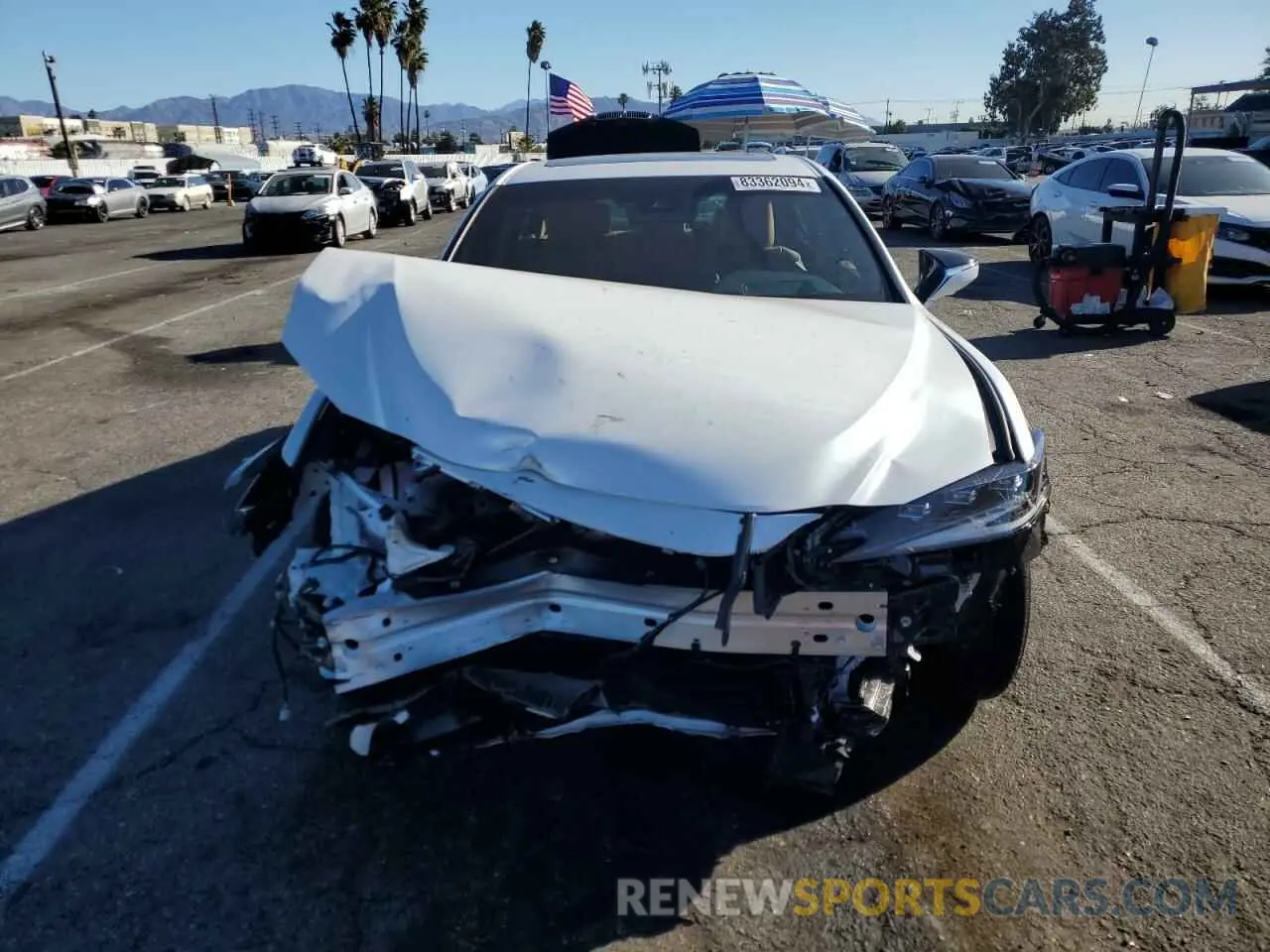 5 fotografías del automóvil dañado 58AEA1C18RU053312 LEXUS ES300 2024