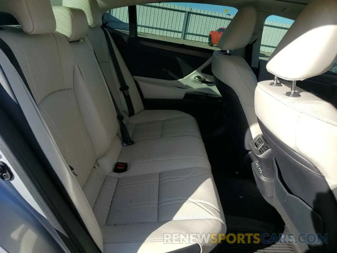 10 fotografías del automóvil dañado 58AFA1C19RU044042 LEXUS ES300 2024