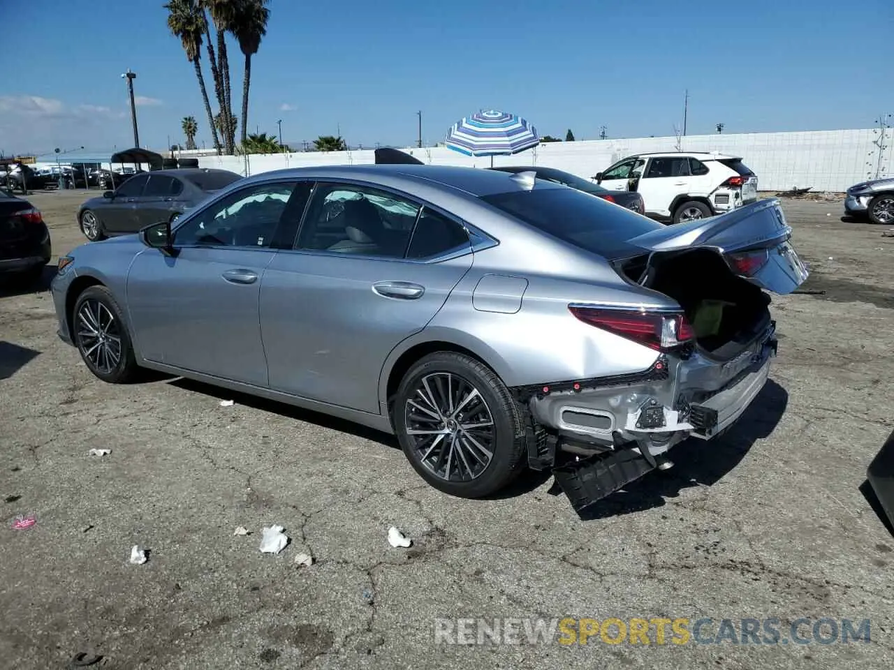 2 fotografías del automóvil dañado 58ADA1C11SU054626 LEXUS ES300 2025