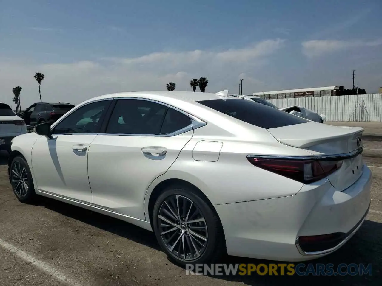 2 fotografías del automóvil dañado 58ADA1C18SU060066 LEXUS ES300 2025