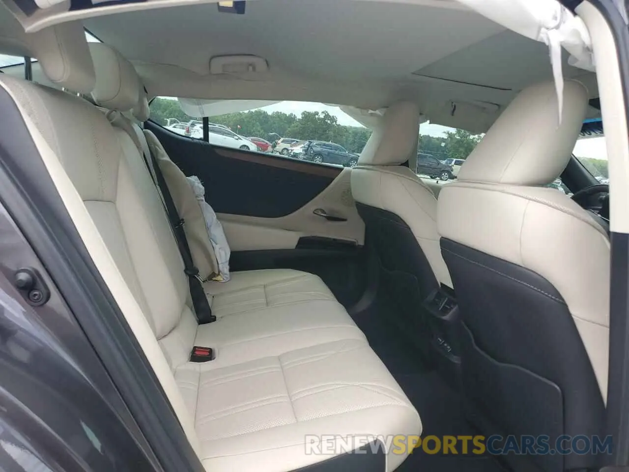 10 fotografías del automóvil dañado 58AEA1C13SU066460 LEXUS ES300 2025