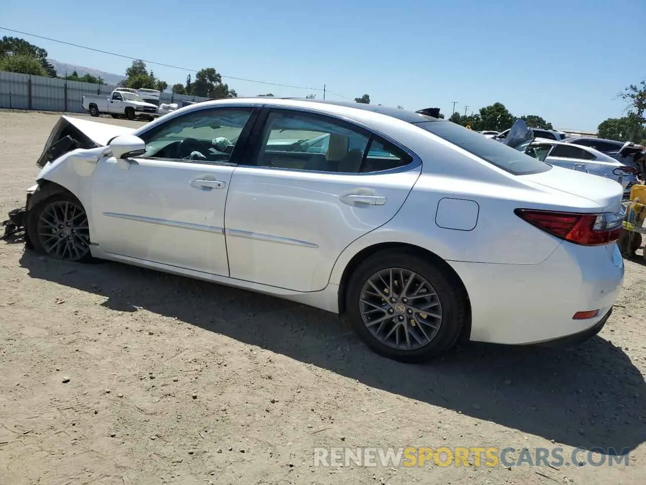 2 fotografías del automóvil dañado 58ABK1GG1JU111375 LEXUS ES350 2018