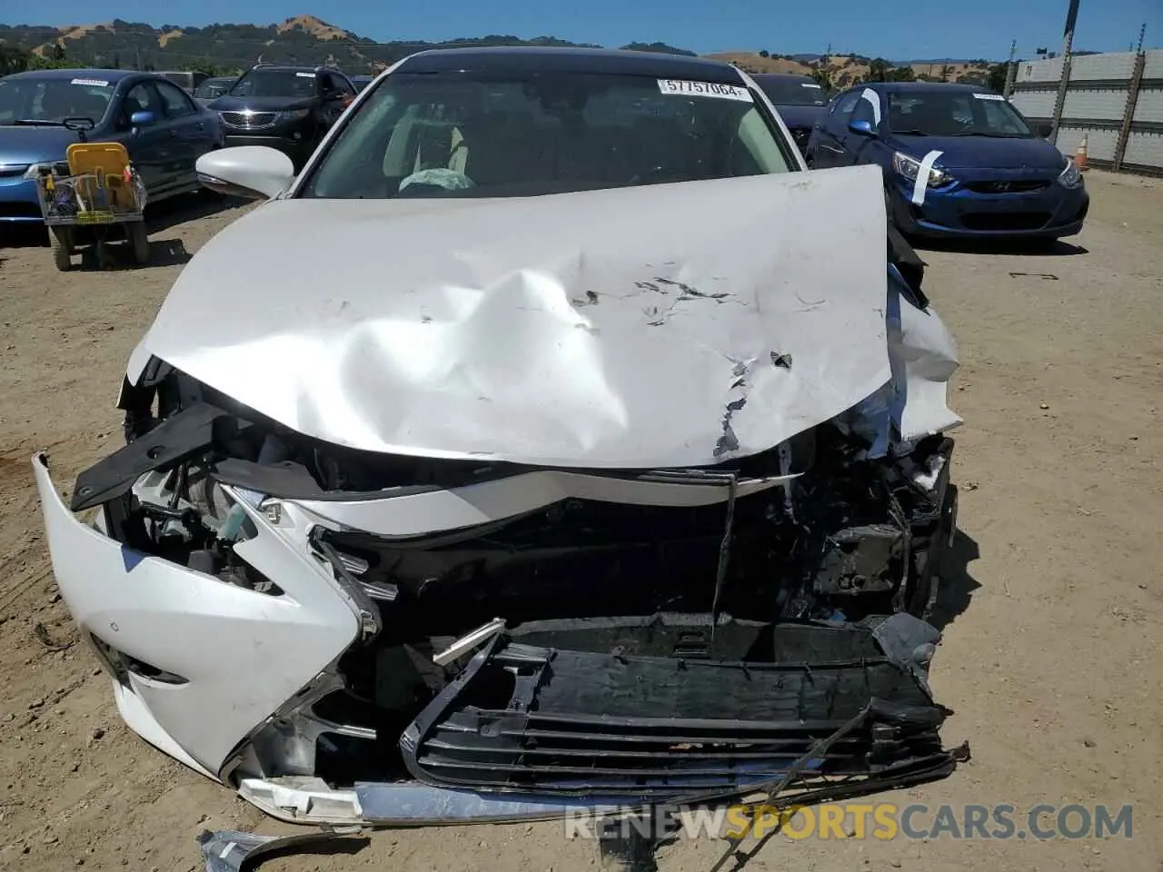 5 fotografías del automóvil dañado 58ABK1GG1JU111375 LEXUS ES350 2018