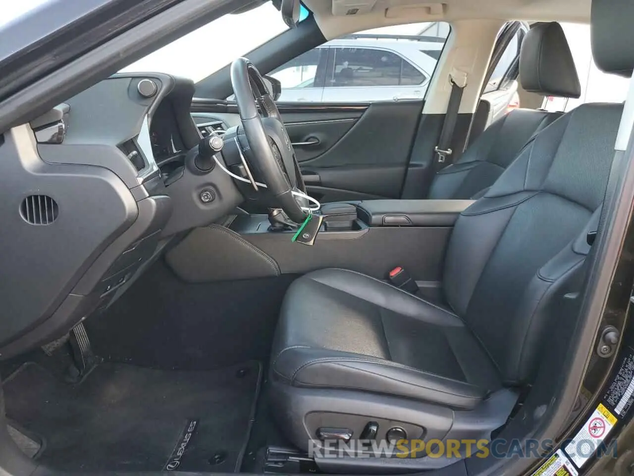7 fotografías del automóvil dañado 58ABZ1B10KU042761 LEXUS ES350 2019